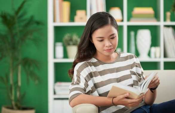 3 Rekomendasi Buku yang Cocok untuk Perempuan agar Lebih Percaya Diri 